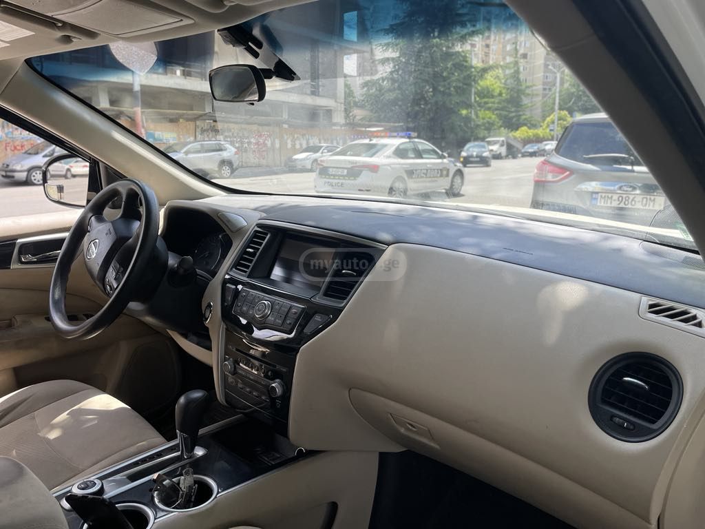 Nissan Pathfinder 2016 — photo 2