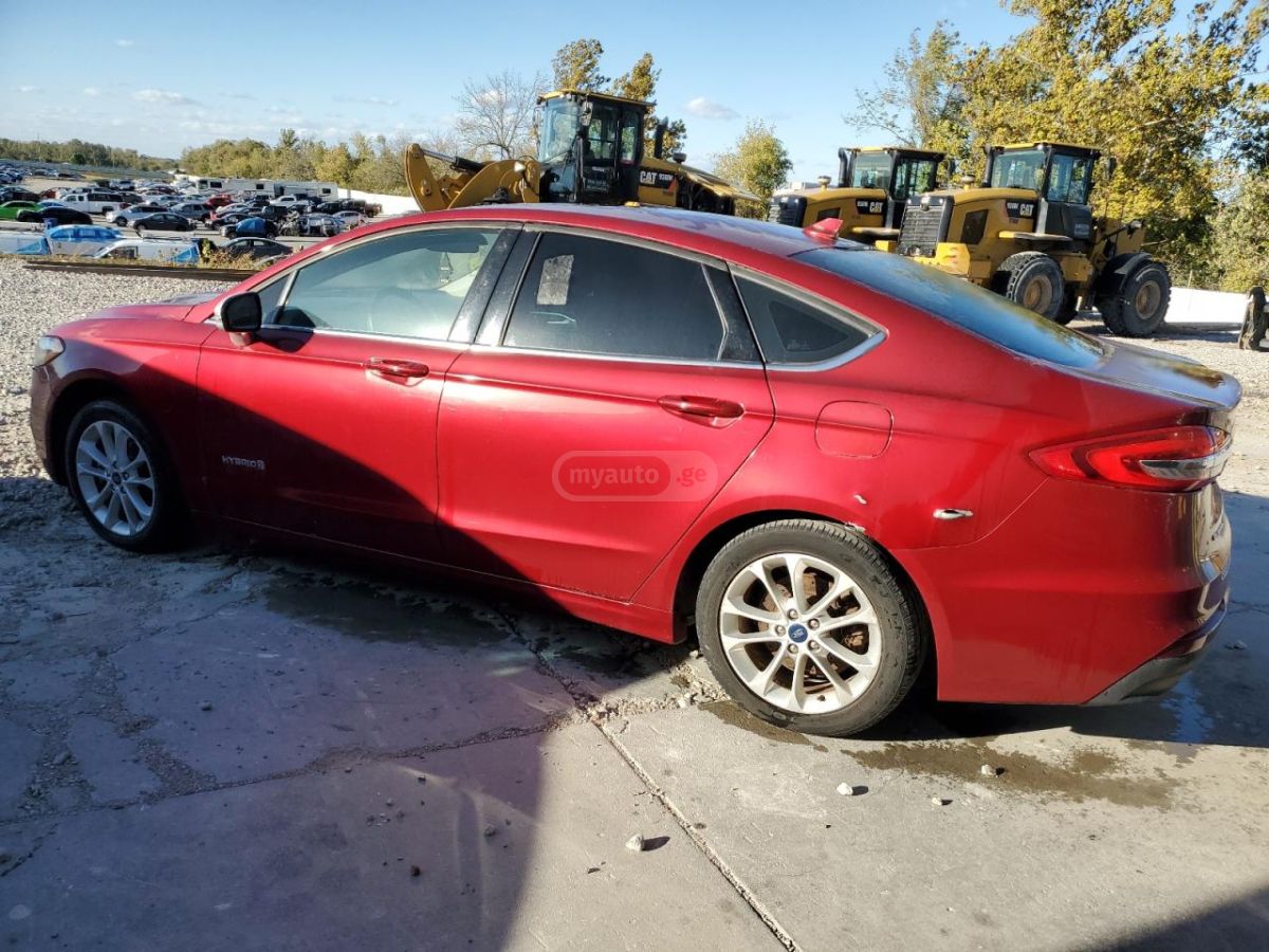 Ford Fusion 2019 — photo 2