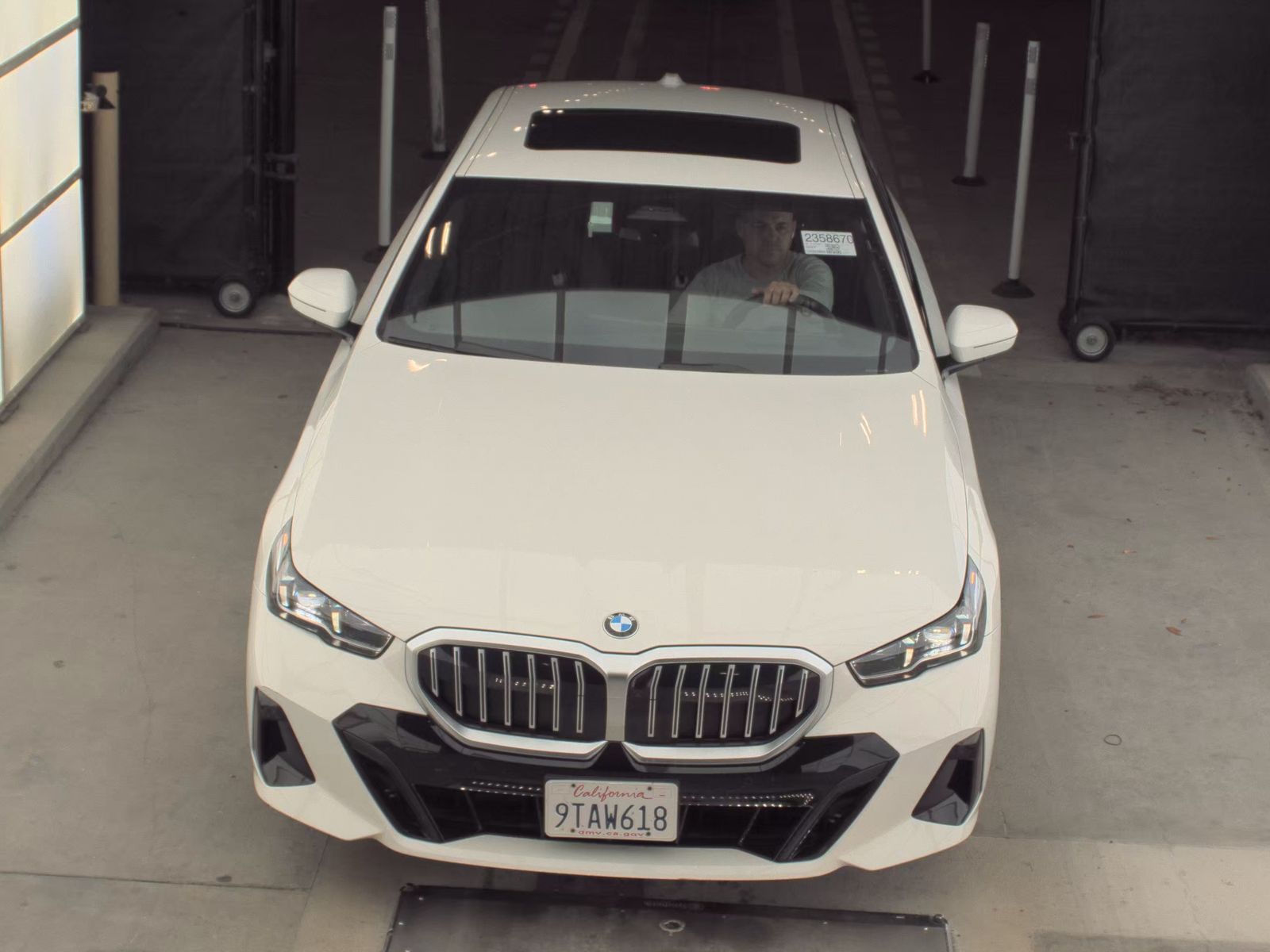 BMW 530 2026 — photo 2