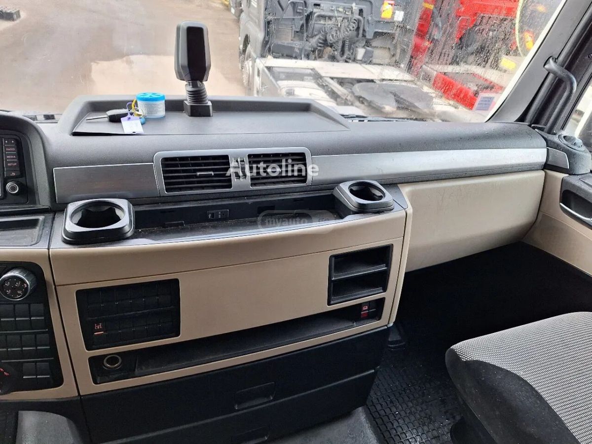 Isuzu TGX 2018 — photo 2