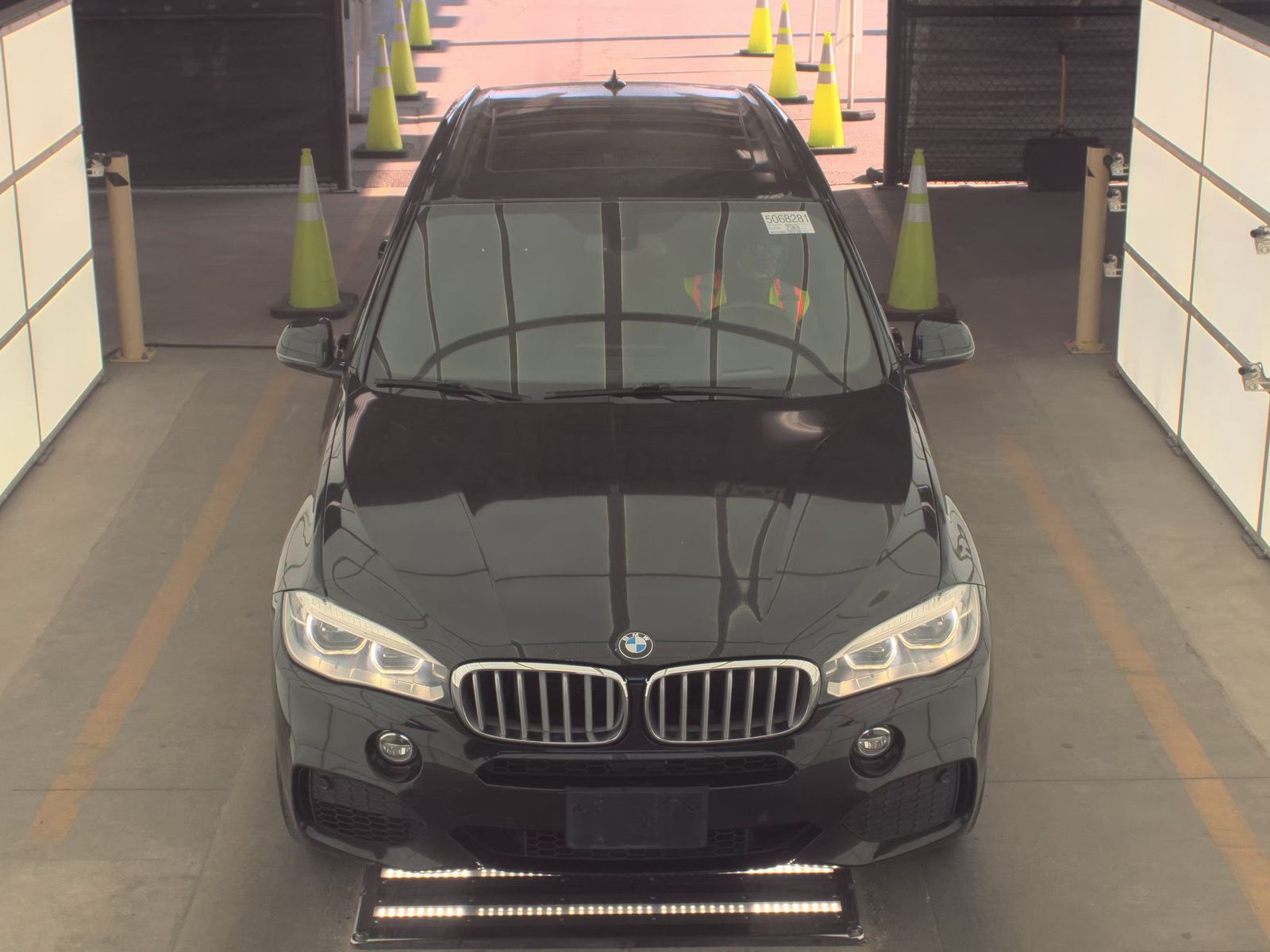 BMW X5 2014 — photo 2