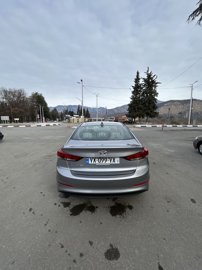 Hyundai Elantra 2016 — photo 2