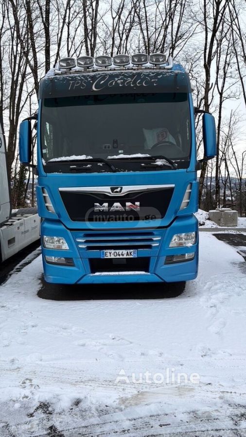 Isuzu TGX 2018 — photo 2