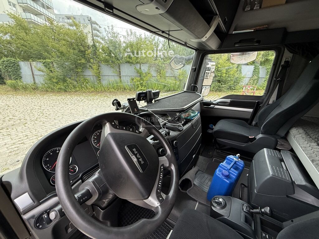 Isuzu TGX 2016 — photo 2
