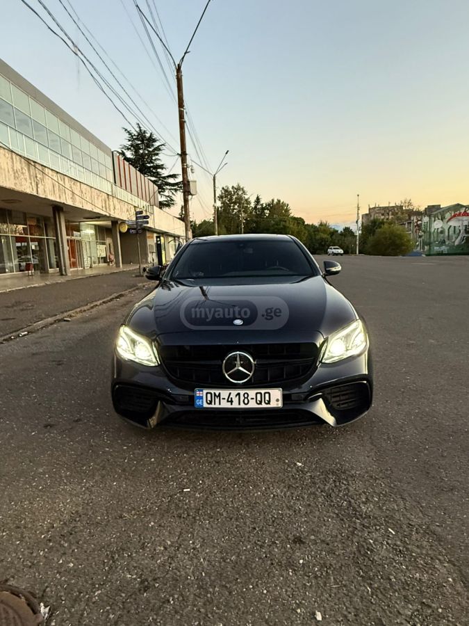 Mercedes-Benz E 300 2018 — photo 2