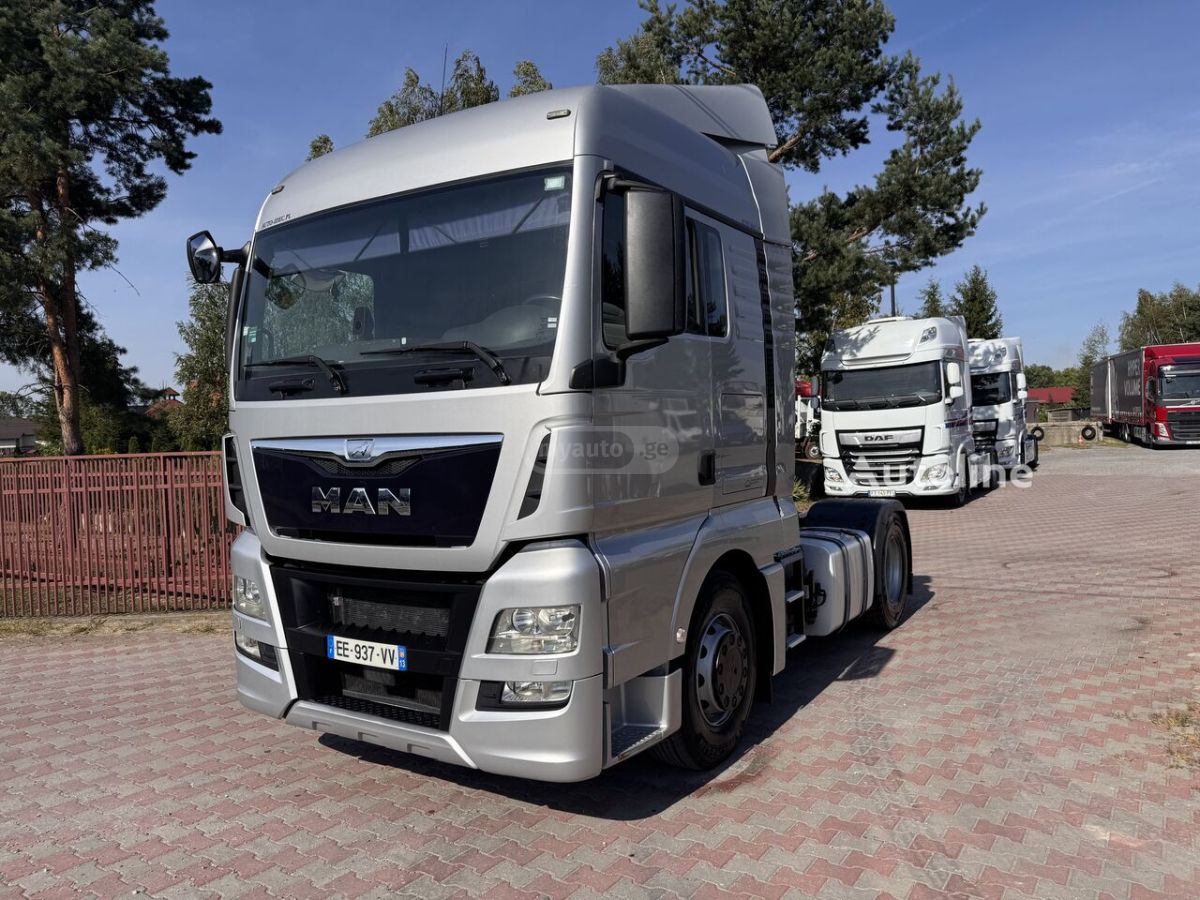 Isuzu TGX