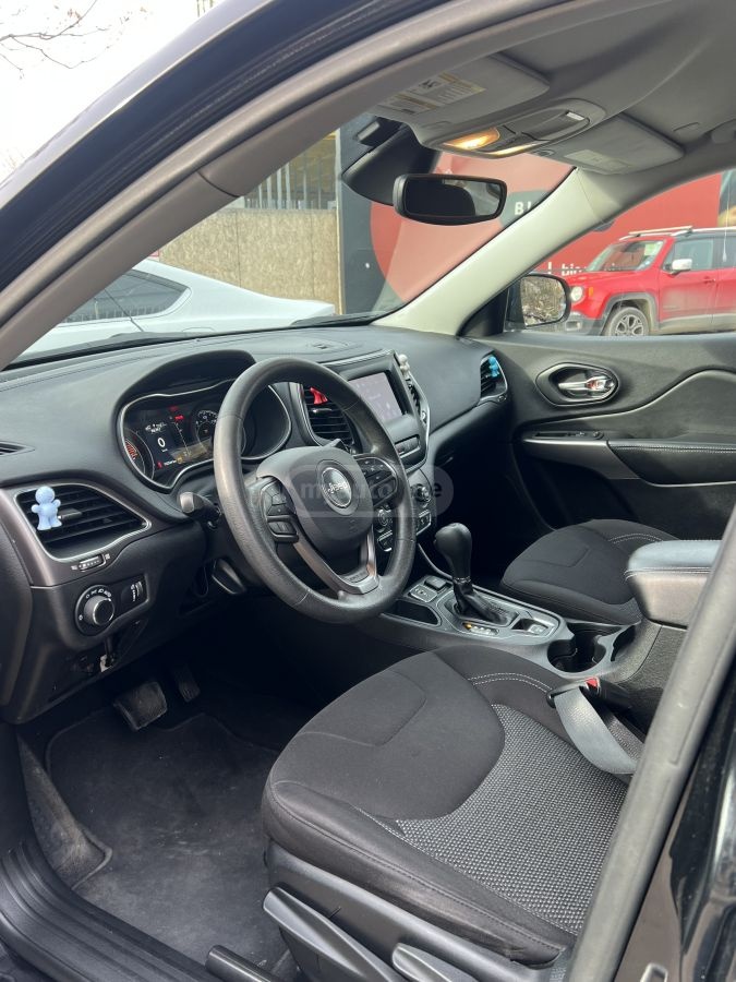 Jeep Cherokee 2021 — photo 2
