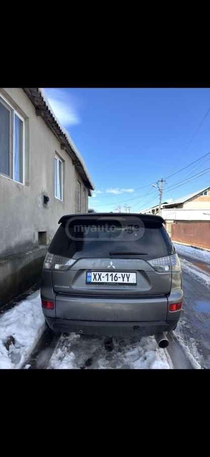 Mitsubishi Outlander 2006 — photo 2
