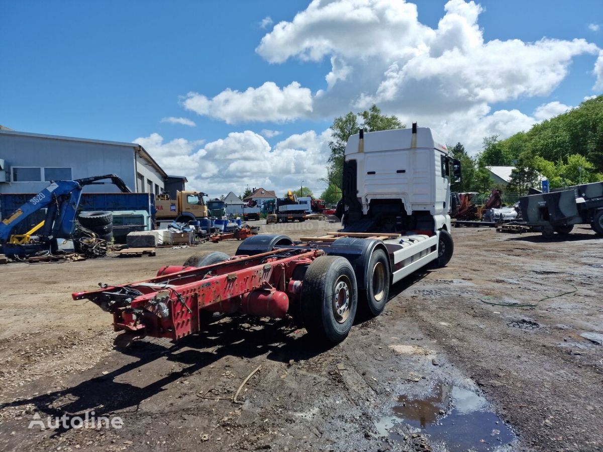 Isuzu TGX 2014 — photo 2