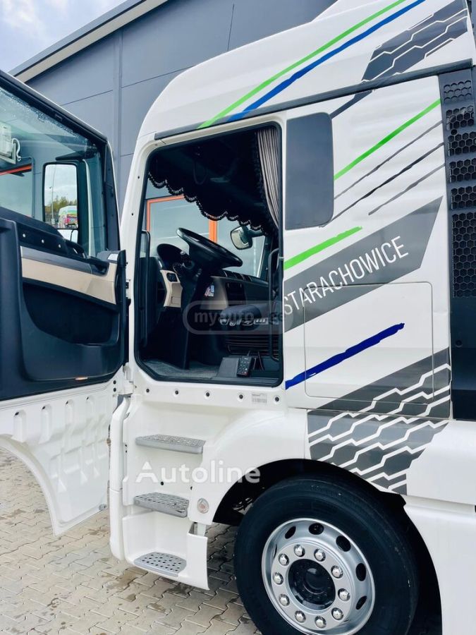 Isuzu TGX 2017 — photo 2