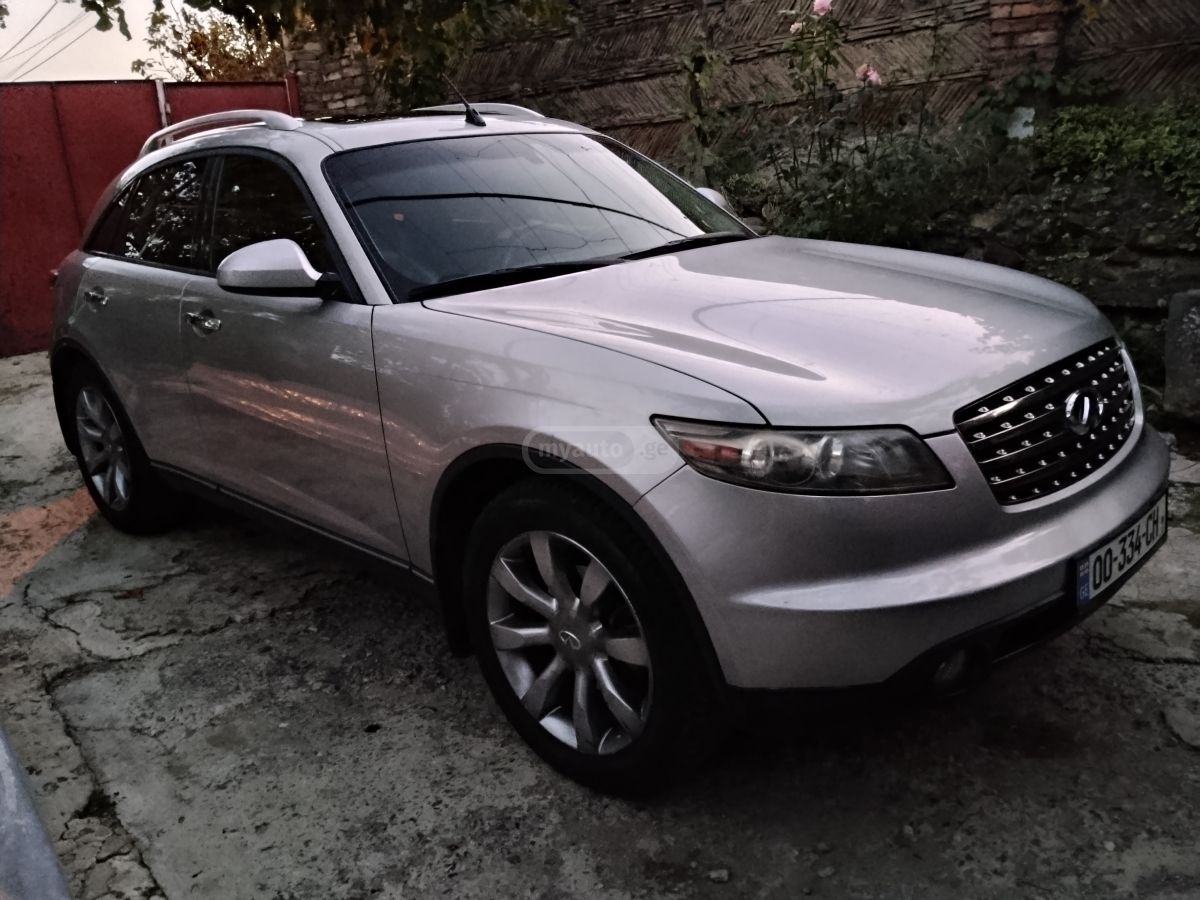 Infiniti FX35 2004 — photo 2