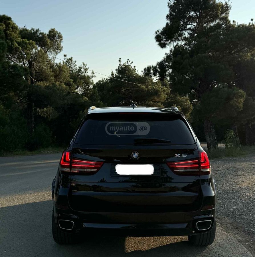 BMW X5 2017 — photo 2