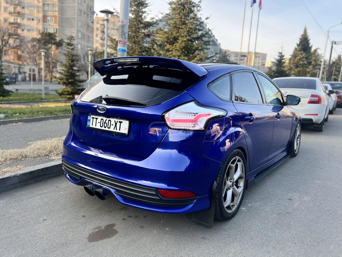 Ford Focus 2015 — photo 2