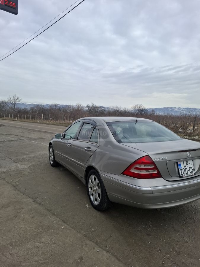 Mercedes-Benz C 240 2002 — photo 2