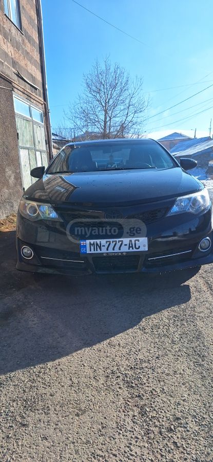 Toyota Camry 2012 — photo 2