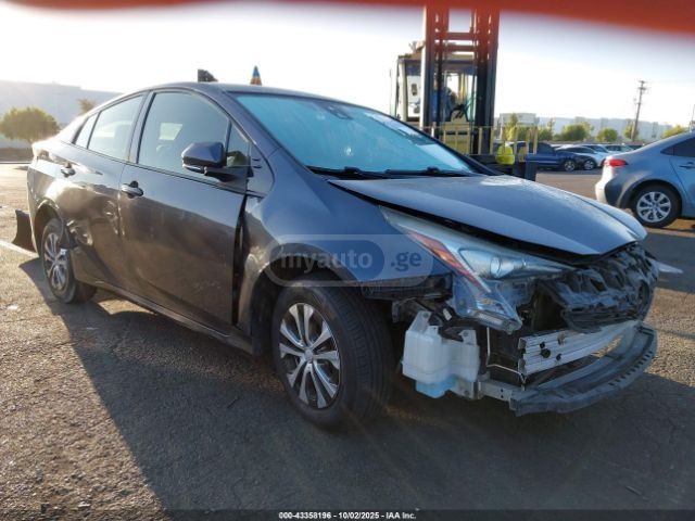 Toyota Prius 2018 — photo 2