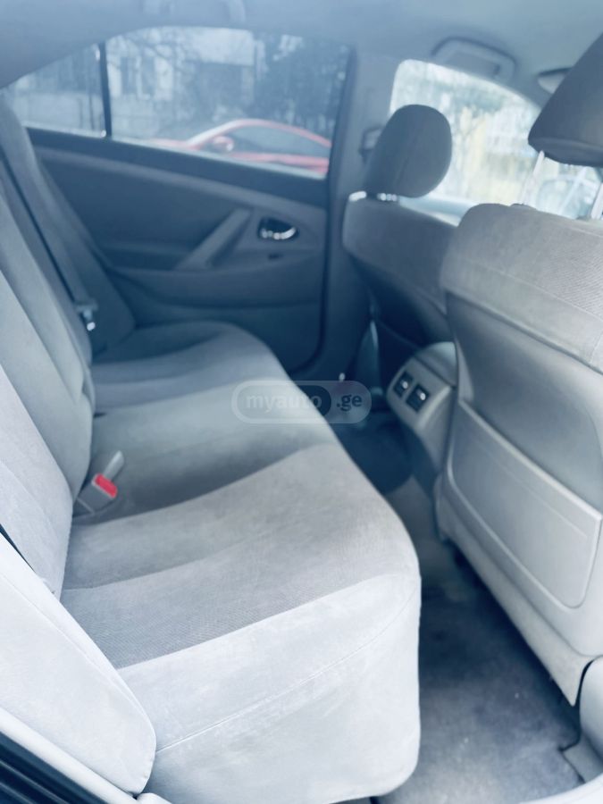 Toyota Camry 2011 — photo 2