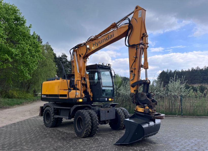 Hyundai R 140 LS