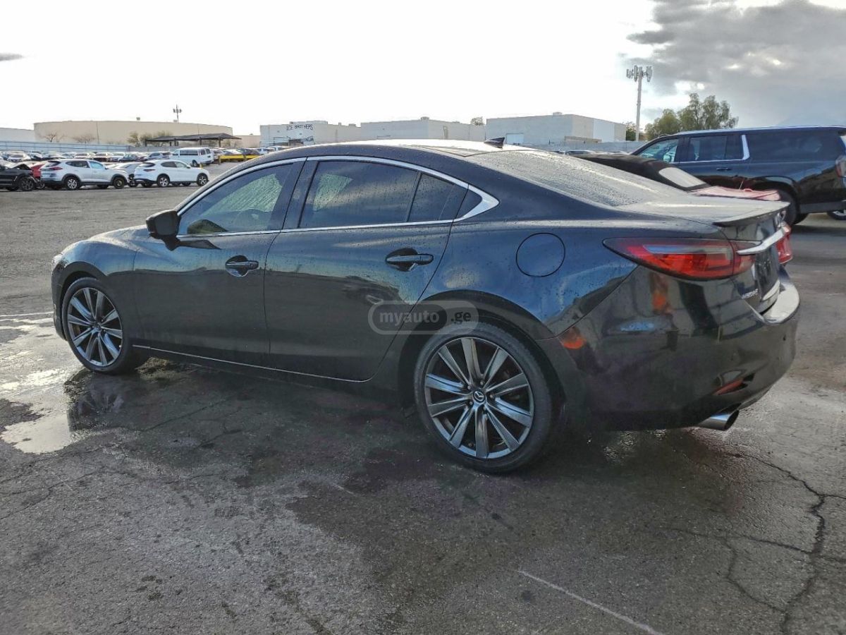 Mazda 616 2018 — photo 2