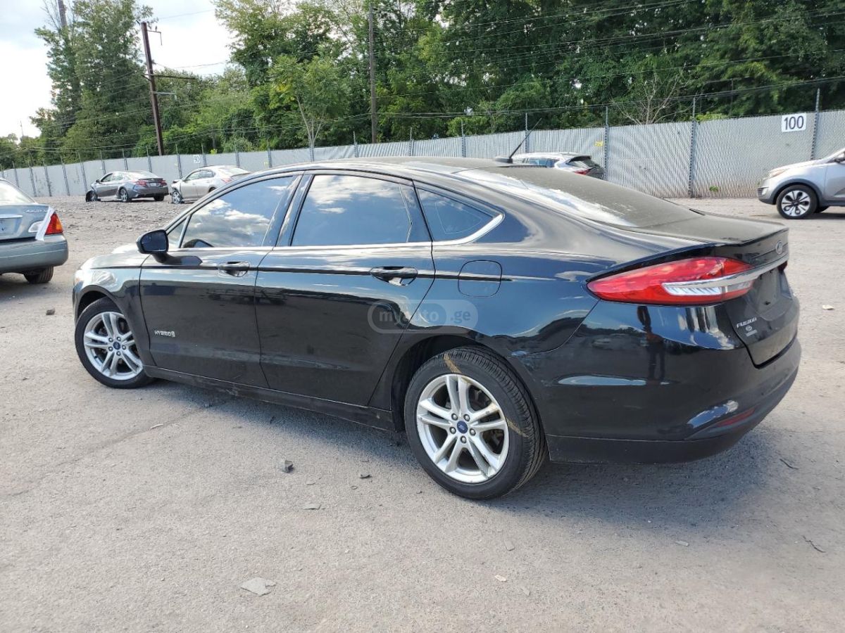 Ford Fusion 2018 — photo 2