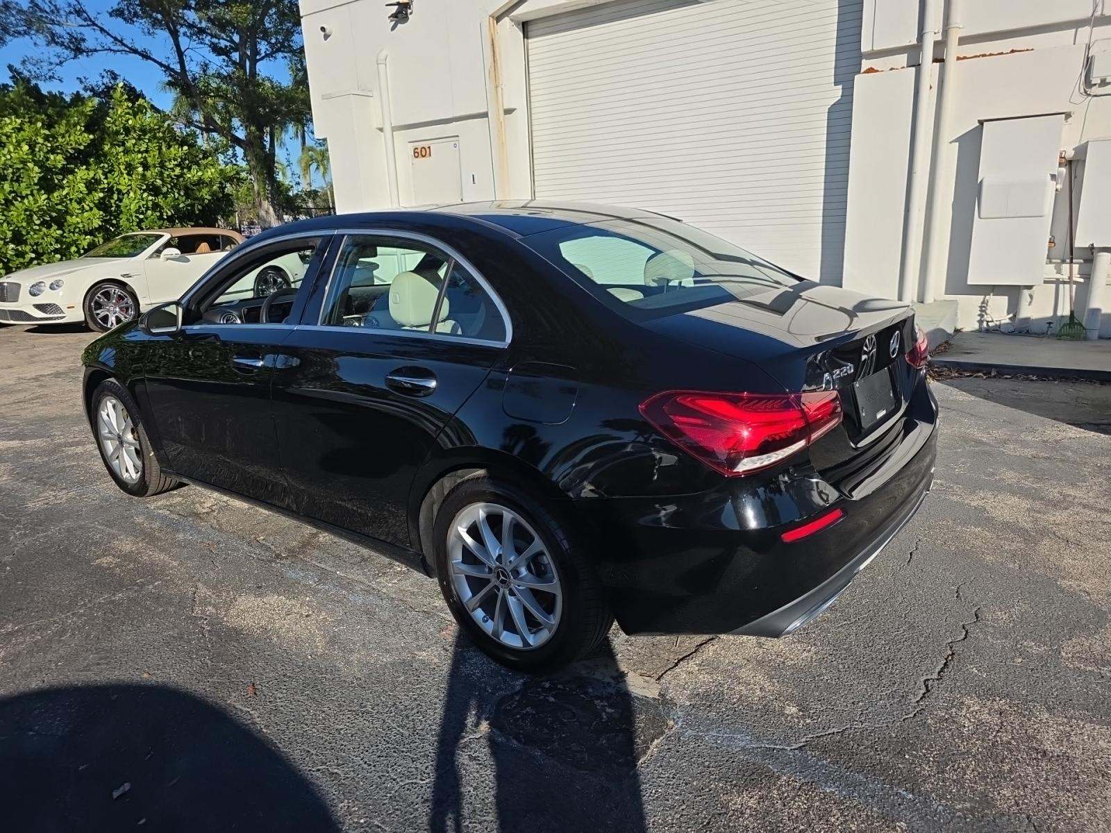 Mercedes-Benz A 220 2019 — photo 2