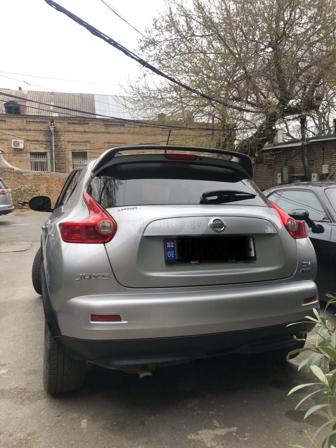 Nissan Juke 2011 — photo 2