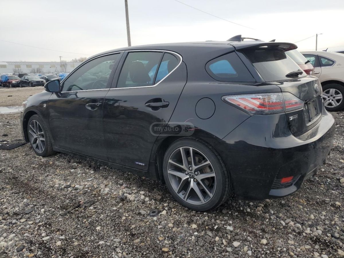 Lexus CT 200 h 2016 — photo 2