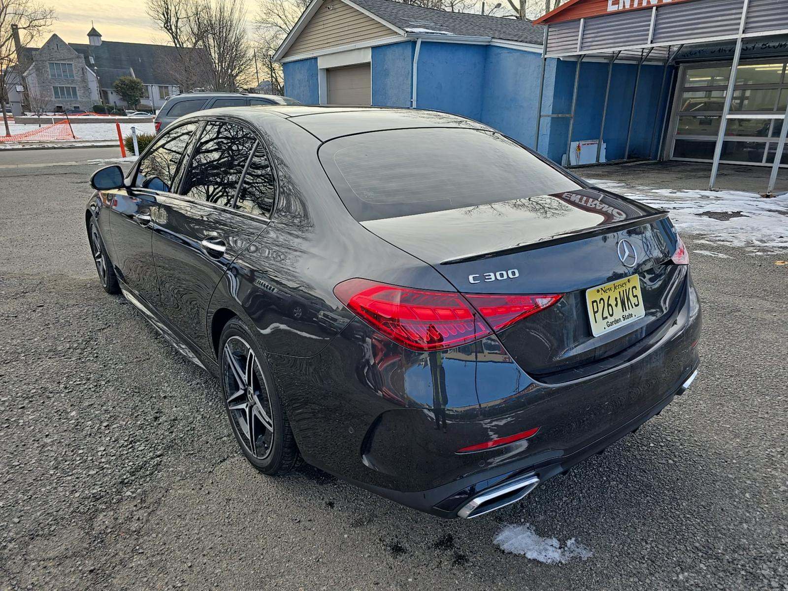 Mercedes-Benz C 300 2023 — photo 2
