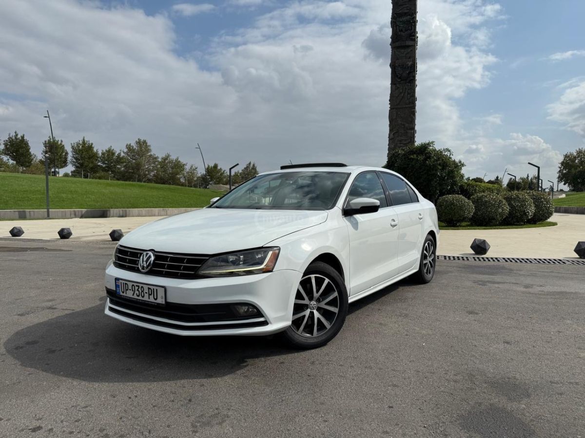Volkswagen Jetta 2017 — photo 2