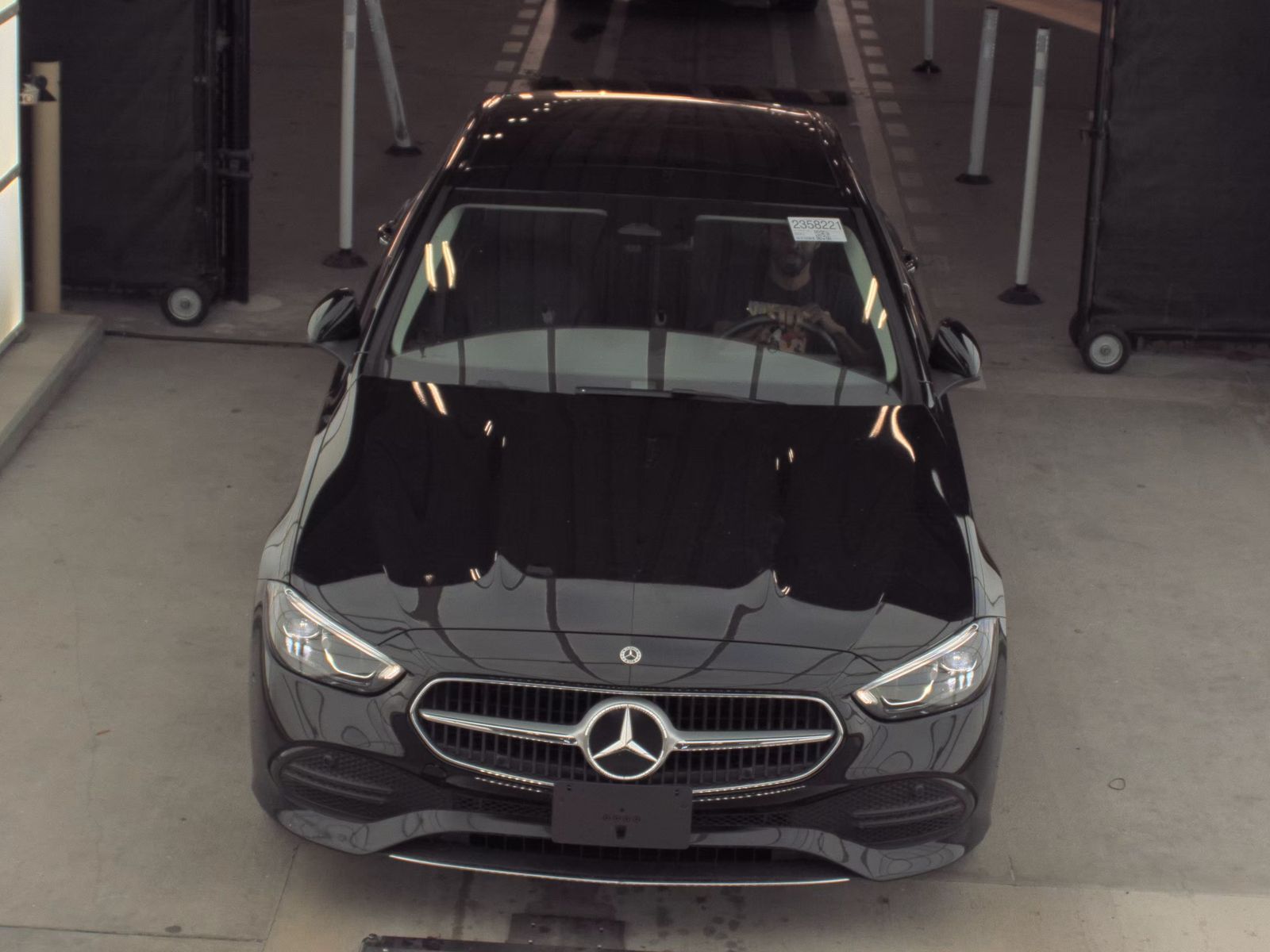 Mercedes-Benz C 300 2025 — photo 2
