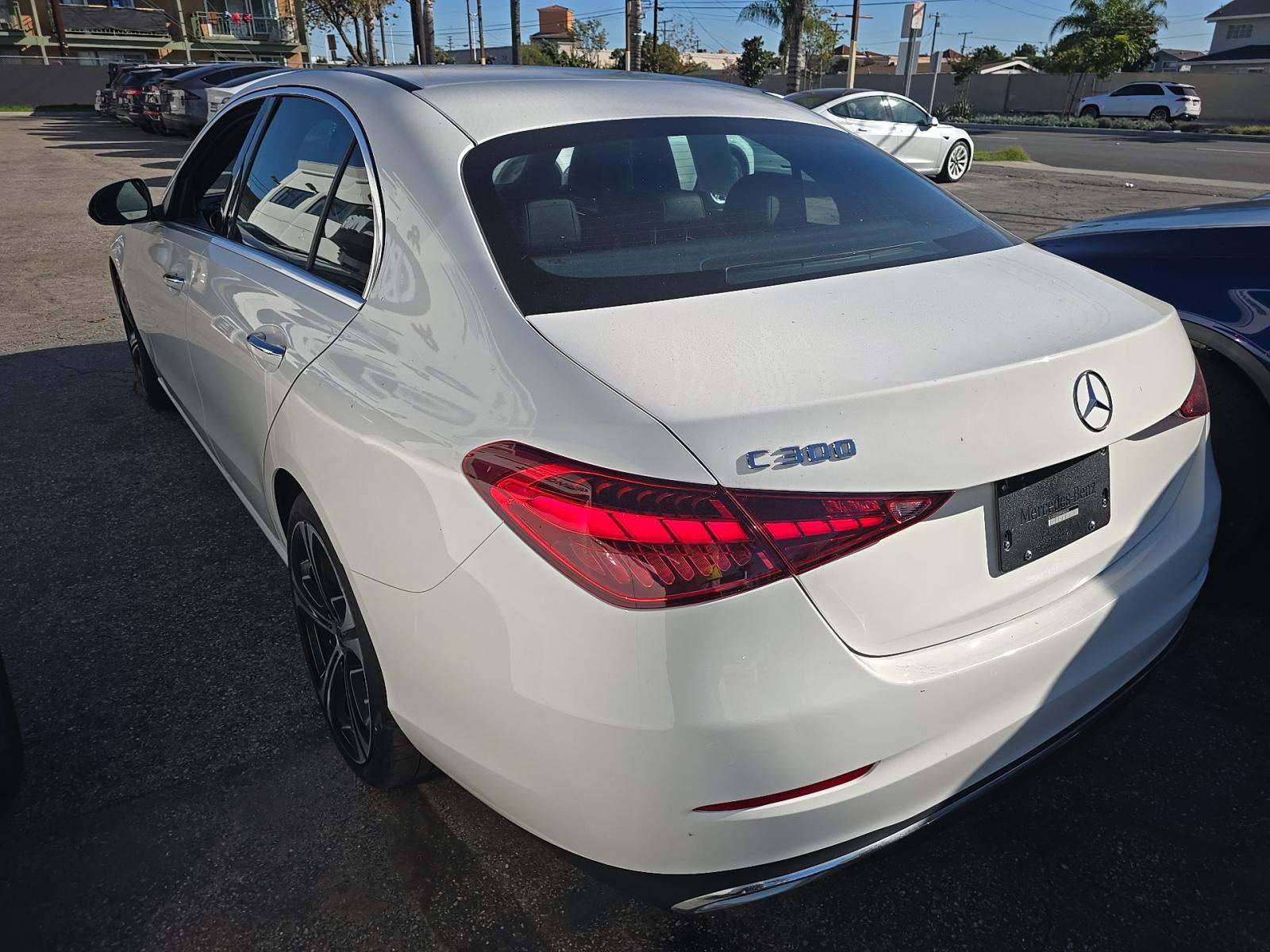 Mercedes-Benz C 300 2023 — photo 2
