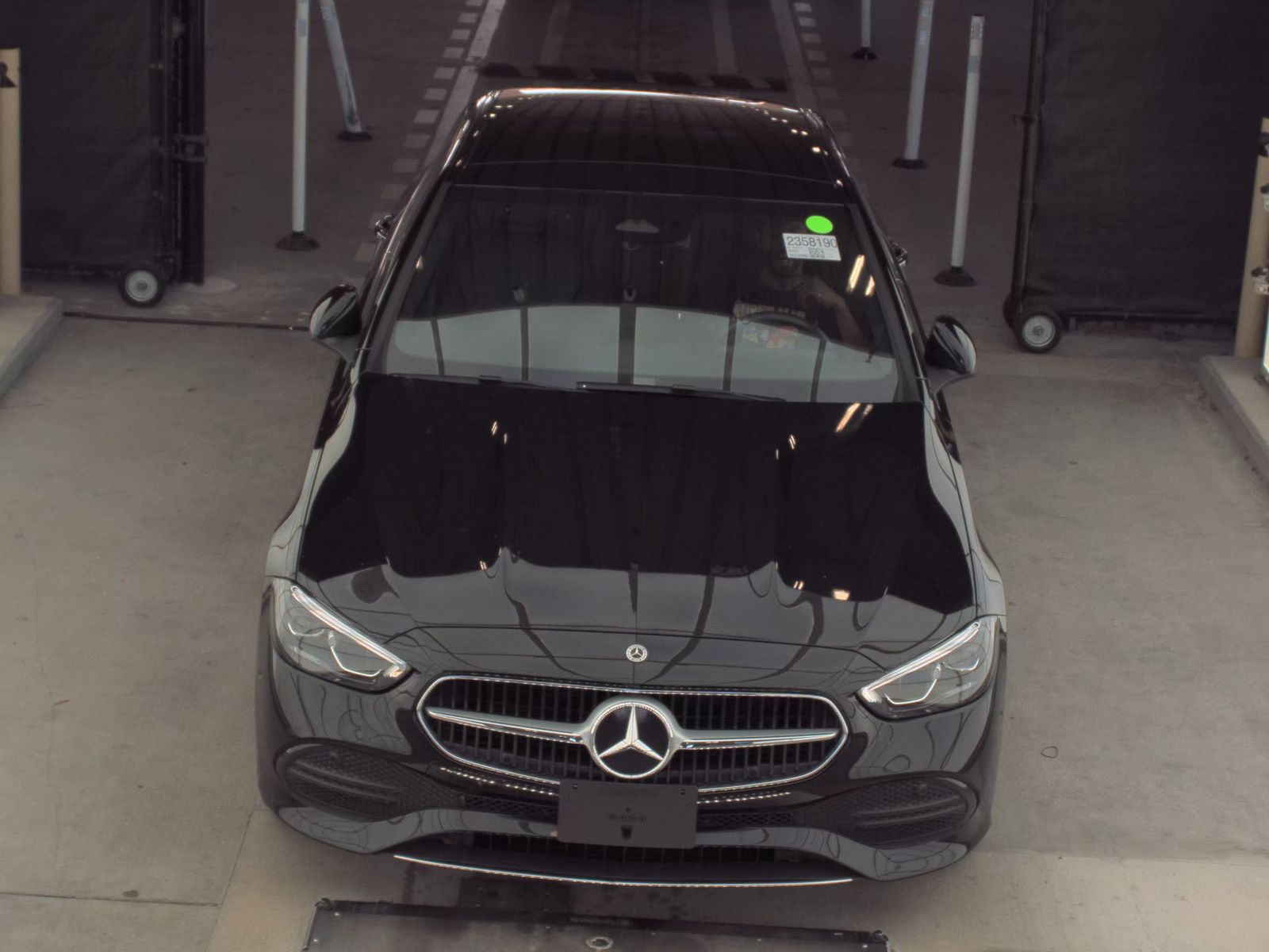Mercedes-Benz C 300 2025 — photo 2