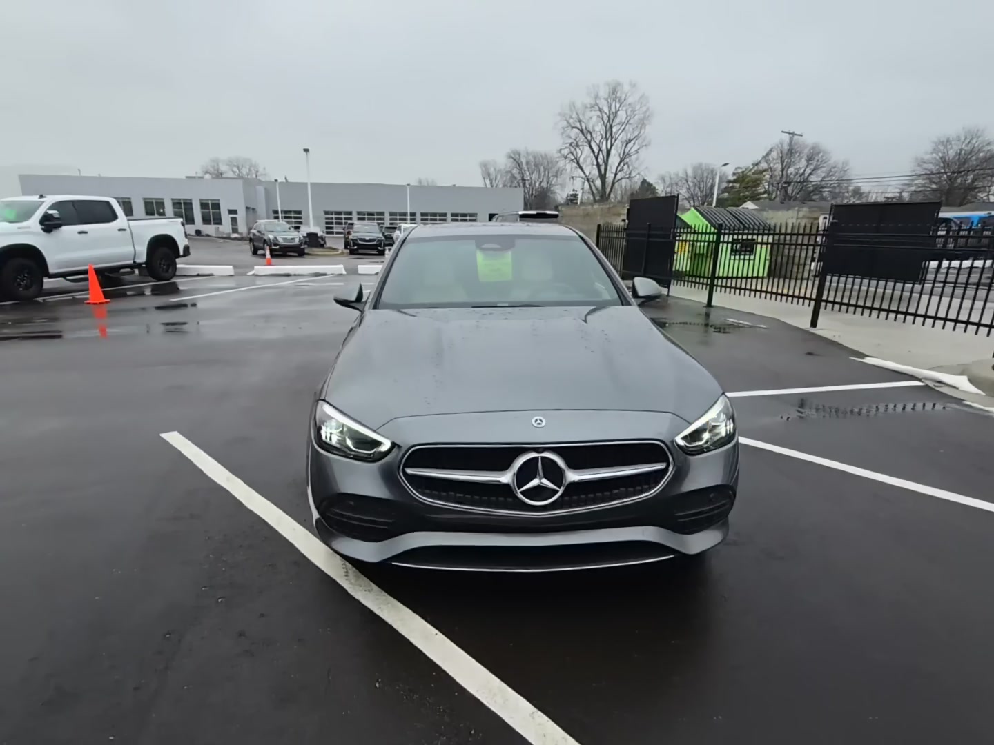 Mercedes-Benz C 300 2023 — photo 2