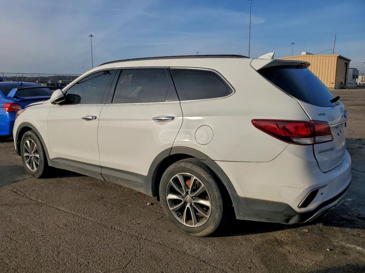 Hyundai Santa Fe 2018 — photo 2