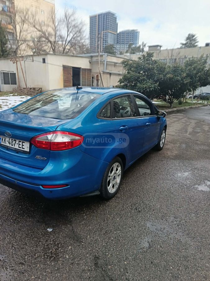 Ford Fiesta 2015 — photo 2
