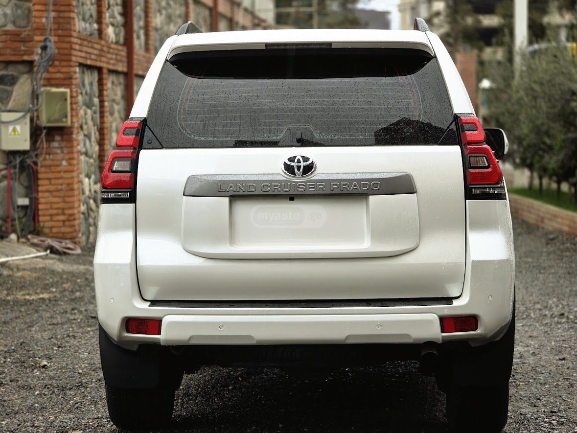 Toyota Land Cruiser Prado 2019 — photo 2