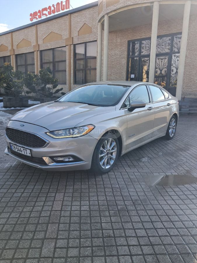Ford Fusion 2017 — photo 2