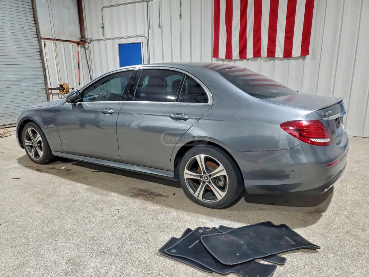 Mercedes-Benz E 300 2018 — photo 2