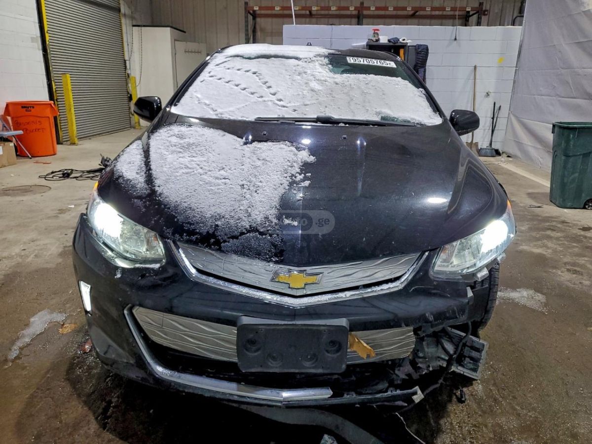 Chevrolet Volt 2018 — photo 2