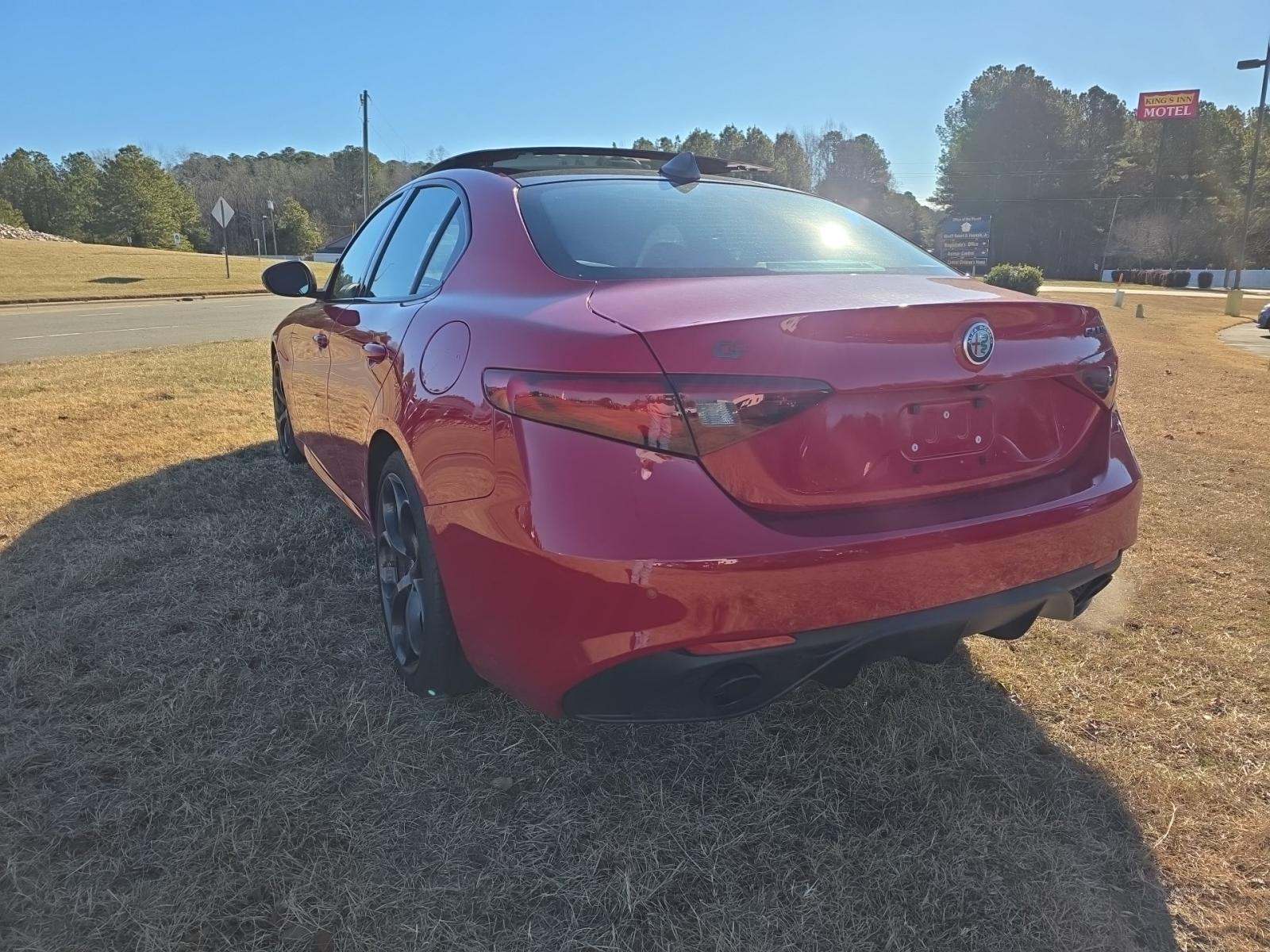Alfa Romeo Giulia 2021 — photo 2