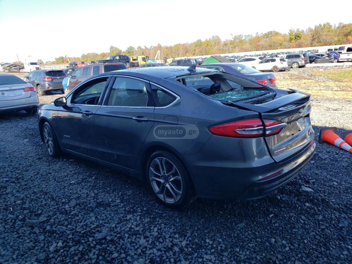 Ford Fusion 2019 — photo 2