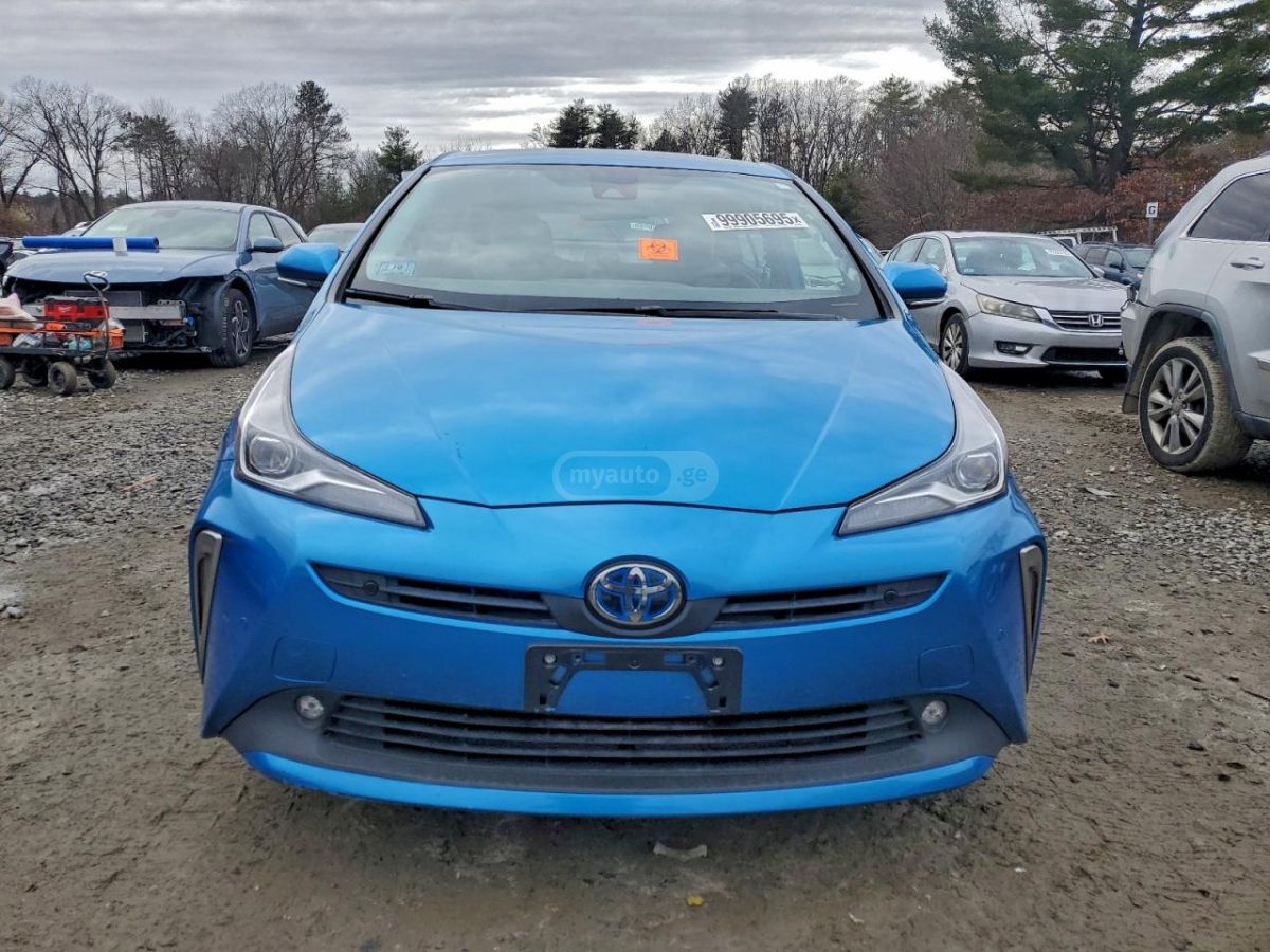 Toyota Prius 2019 — photo 2