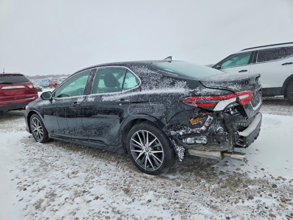 Toyota Camry 2024 — photo 2