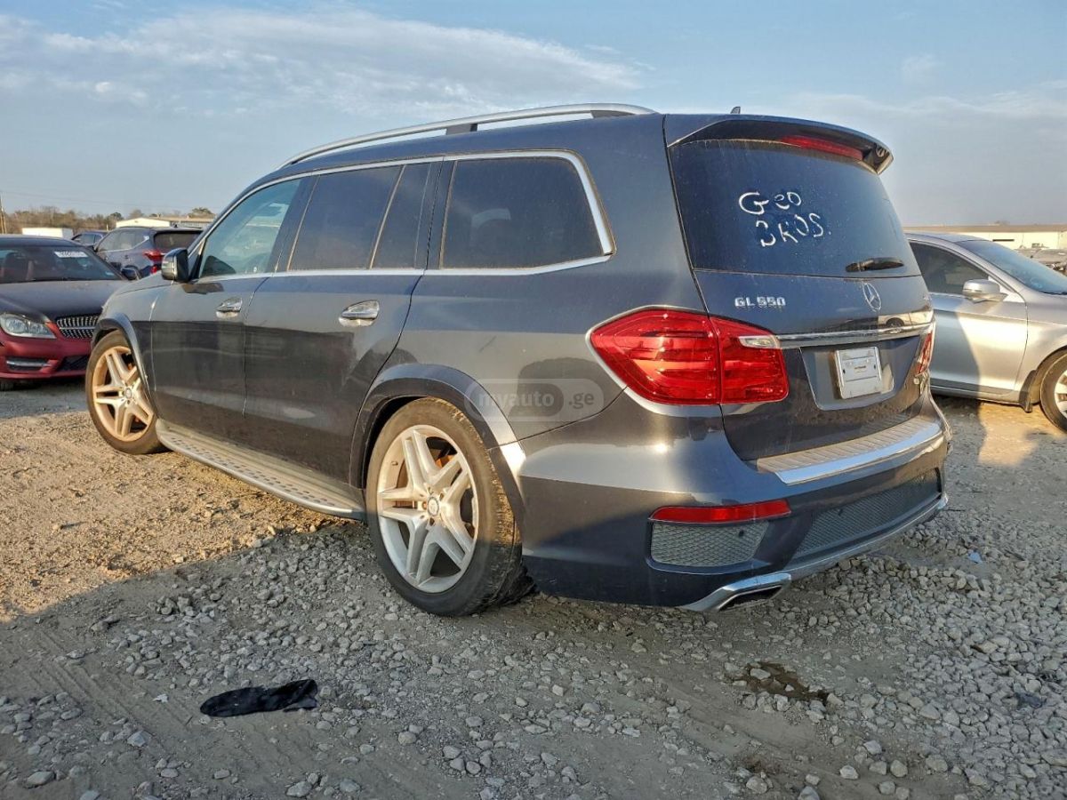 Mercedes-Benz GL 550 2014 — photo 2