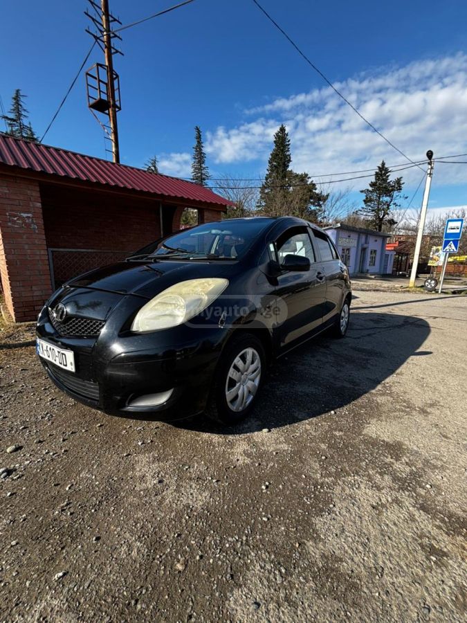 Toyota Vitz 2009 — photo 2