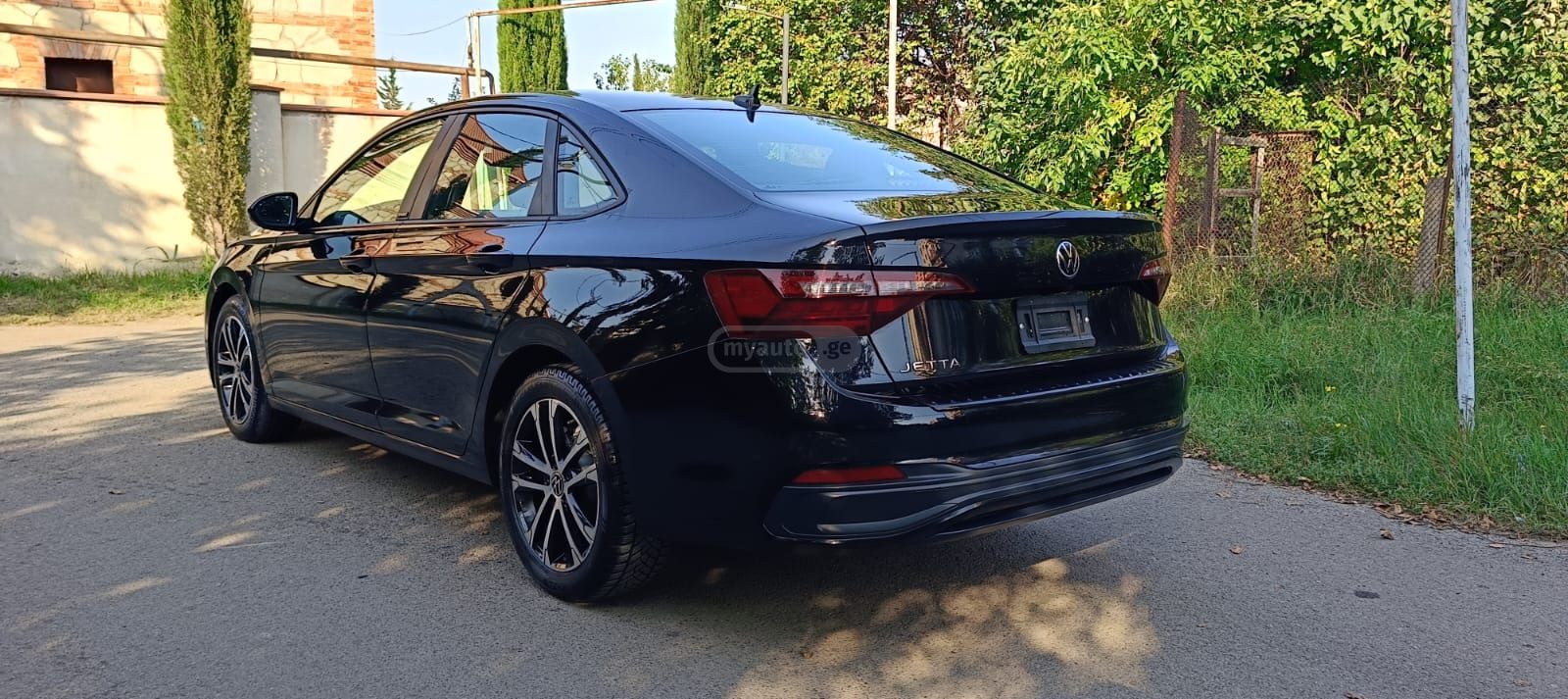 Volkswagen Jetta 2023 — photo 2