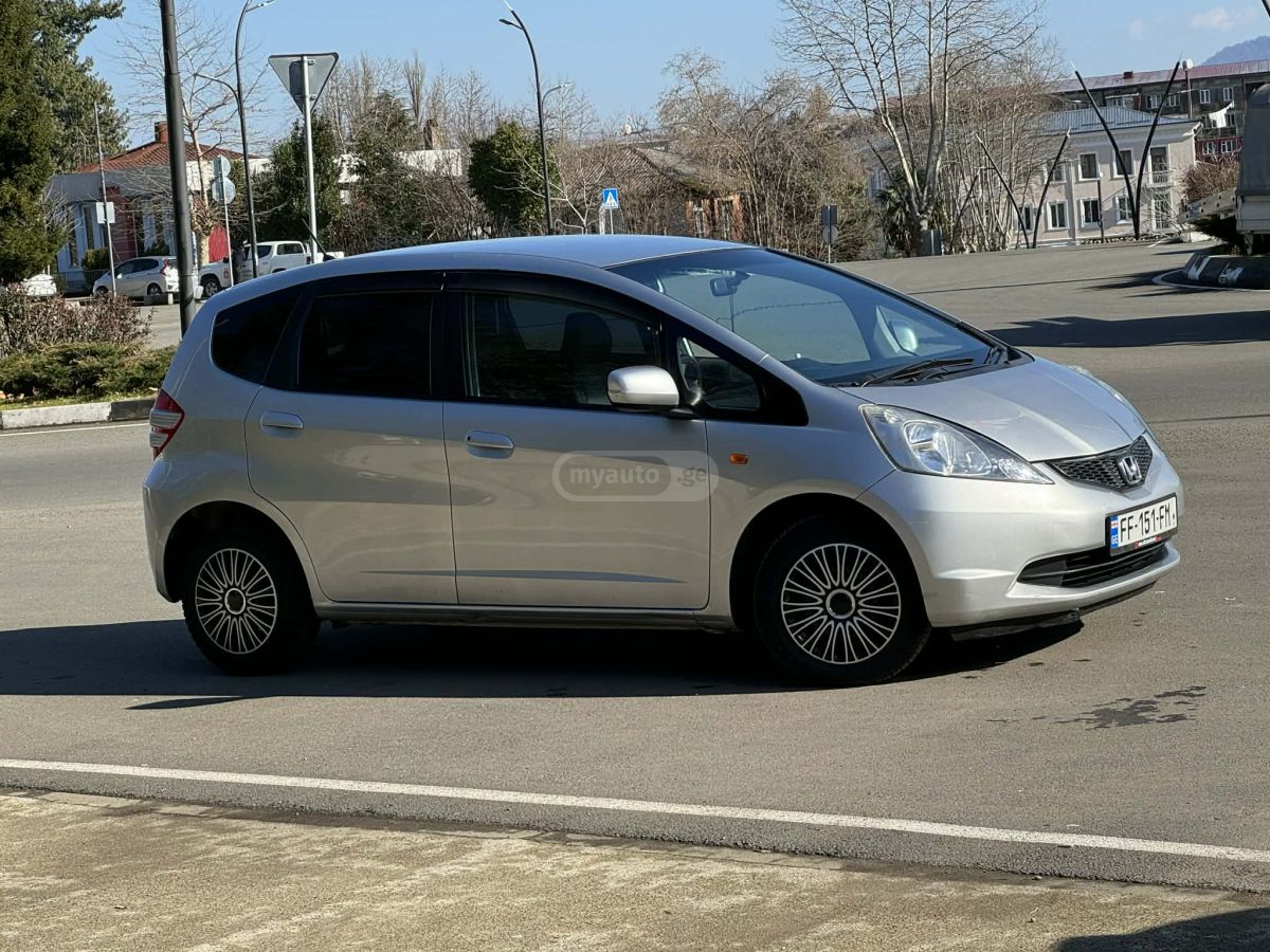 Honda Fit 2009 — photo 2