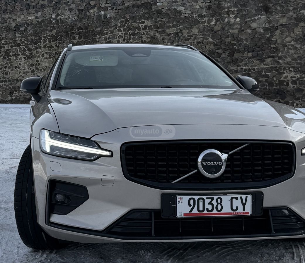 Volvo V 60 2023 — photo 2