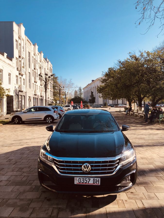 Volkswagen Passat 2021 — photo 2