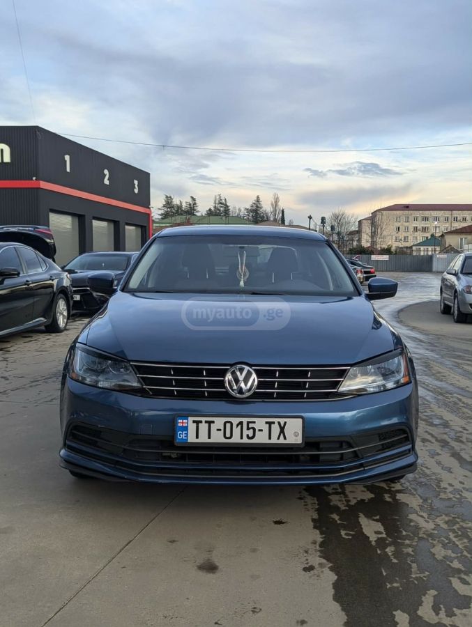 Volkswagen Jetta 2017 — photo 2